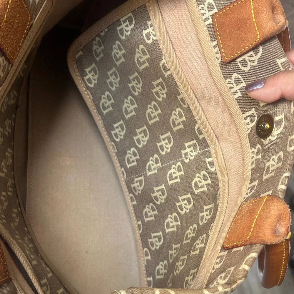 Dooney & Bourke‎ Tan and Cream Signature Logo Tote